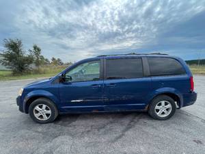 lot 22T image: 2010 Dodge Grand Caravan SE