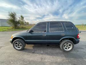 lot 25A image: 2001 Kia Sportage