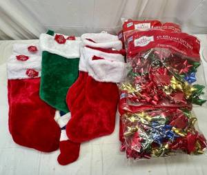 MM. Christmas Stockings & Bows