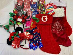 MM. 12 Christmas Socks, 4 Low Cut Booties, Fuzzy Pair Christmas Stockings,Headbands