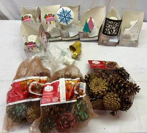 MM. 8 Fragrance Oil Diffuser, Cinnamon Scented Pines Cones