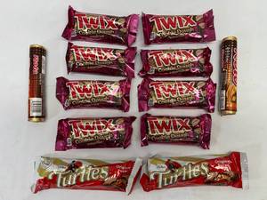 KK. 8x Cookie Dough Twix, 2x Rolos & 2x Turtles