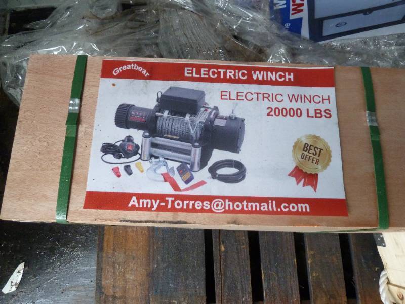 lot 79 image: Great Bear Electric Winch 20,000 LB.
