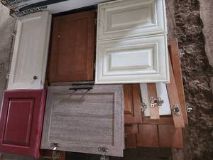 Large pallet mixed prefinished cabinet doors and drawers