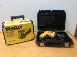 lot 193 image: Working DEWALT Drill & Palm Grip Sander