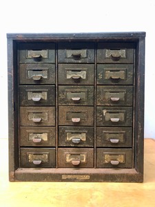 lot 172 image: Very Cool Vintage 1930s Industrial Steel 18-Drawer Cabinet