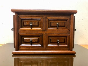 lot 175 image: Nice Vintage Wooden 4-Drawer Jewelry or Mens Accessory Dresser Top Cabinet