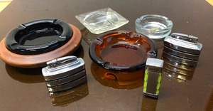 lot 184 image: Group of Vintage Table Lighters & Ashtrays