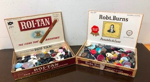 lot 185 image: 2 Cigar Boxes FULL of Vintage Buttons