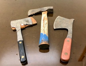 lot 186 image: 3 Vintage Hand Axes  Hatchets