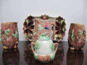 lot 12 image: Group of Antique Majolica 