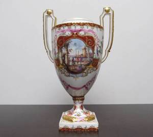 lot 19 image: Beautiful 19th Century German Chinoiserie Urn - Dresden