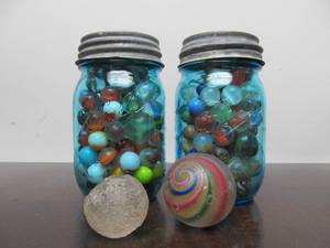 lot 119 image: 2 Jars of Vintage Marbles & 2 LARGE Old Shooters