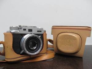 lot 96 image: Nice Condition Vintage Bolsey-Gauthier Jubilee Film Camera