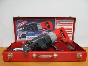 lot 132 image: Excellent Working MILWAUKEE Heavy Duty SUPER Sawzall