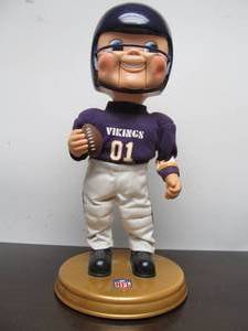 lot 169 image: Vintage Minnesota Vikings Football Singing Dancing Action Figure 16