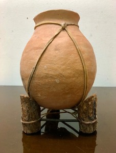 lot 251 image: Tarahumara Southwestern Earthenware Pot wStand