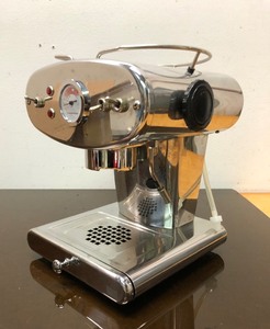 lot 252 image: Francis Francis X1 Ground Espresso Machine - AS IS 