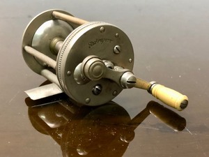 lot 266 image: Antique Wm Shakespeare Junior 1910 Model Level Wind Fishing Reel