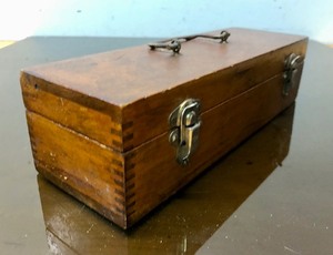 lot 268 image: Vintage 1930s era Dovetailed Wood Fly Lure Tackle Box