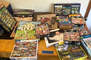 lot 288 image: LARGE Lot of Complete and New Large Sized Puzzles #2