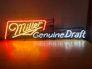 lot 315 image: Working Miller Genuine Draft MGD Neon Beer Sign