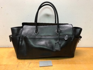 lot 283 image: Unused Genuine REED KRAKOFF Hobo Style Leather Bag - Black