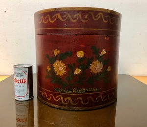 lot 294 image: Primitive Vintage Hand Painted Folk Art Round Cheesebox