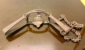 lot 299 image: Larger Old VICTOR V-3 Iron Trap