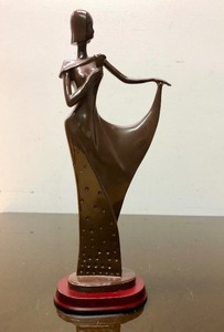 lot 339 image: Beautiful Larger Art Deco Metal Figural Sculpture