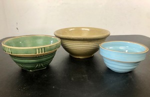 lot 356 image: Lot of 3 Vintage Stoneware Mixing Bowls