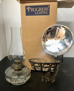 lot 359 image: Old Vintage Ornate Oil Lamp Wall Sconce wReflector