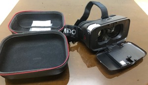 lot 400 image: HOMIDO VR Headset wCase