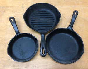 lot 409 image: 3 Different Size WAGNER Cast Iron Skillets