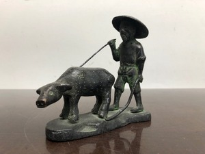 lot 435 image: Smaller Old Vintage Oriental Bronze Sculpture - Man wCow 