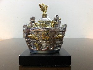 lot 453 image: Signed Karshi Sterling Silver NOAHS Ark Small Sculpture