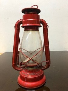 lot 460 image: Vintage Winged Wheel Red Metal Lantern
