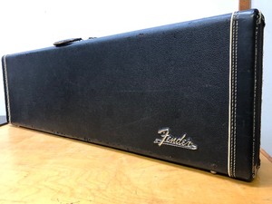 lot 446 image: 1960s era FENDER Electric Guitar CASE