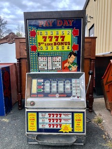 lot 486 image: Large Vintage 1970s-80s PAY DAY Slot Machine