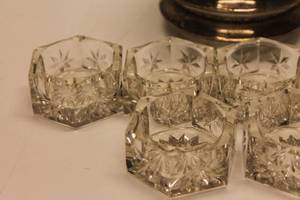 lot 169 image: Vintage Silver-Plated Vanity Jar with Crystal Inserts