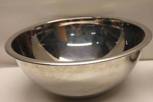 lot 175 image: Set of Stainless Steel Mixing Bowls - Large and Medium