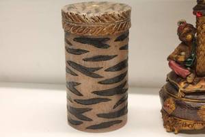 lot 182 image: Bill Blass Home Dcor Candles and Holder Set
