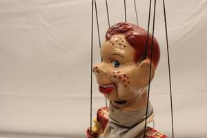lot 190 image: Vintage Cowboy Marionette Puppet