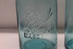 lot 198 image: Set of 3 Ball Perfect Mason Jars