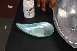 lot 71 image: Assorted Home Decor and Accessories Lot