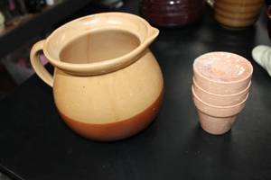 lot 89 image: Vintage Ceramic Pitchers, Bowls, and Decor Collection