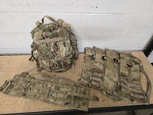 lot 6 image: OCPMulticamScorpion pattern 3 day Assault Pack, Tactical Assault Panel (TAP) and 4 hydration carriers