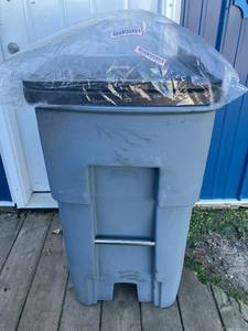Rubbermaid Rollout Trash Can