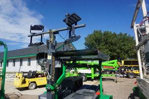 NSI Hybrid Tow Behind Solar Powered Light Tower