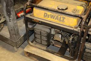lot 775 image: DeWalt Gas Generator 120V 20A GFCI DG2900